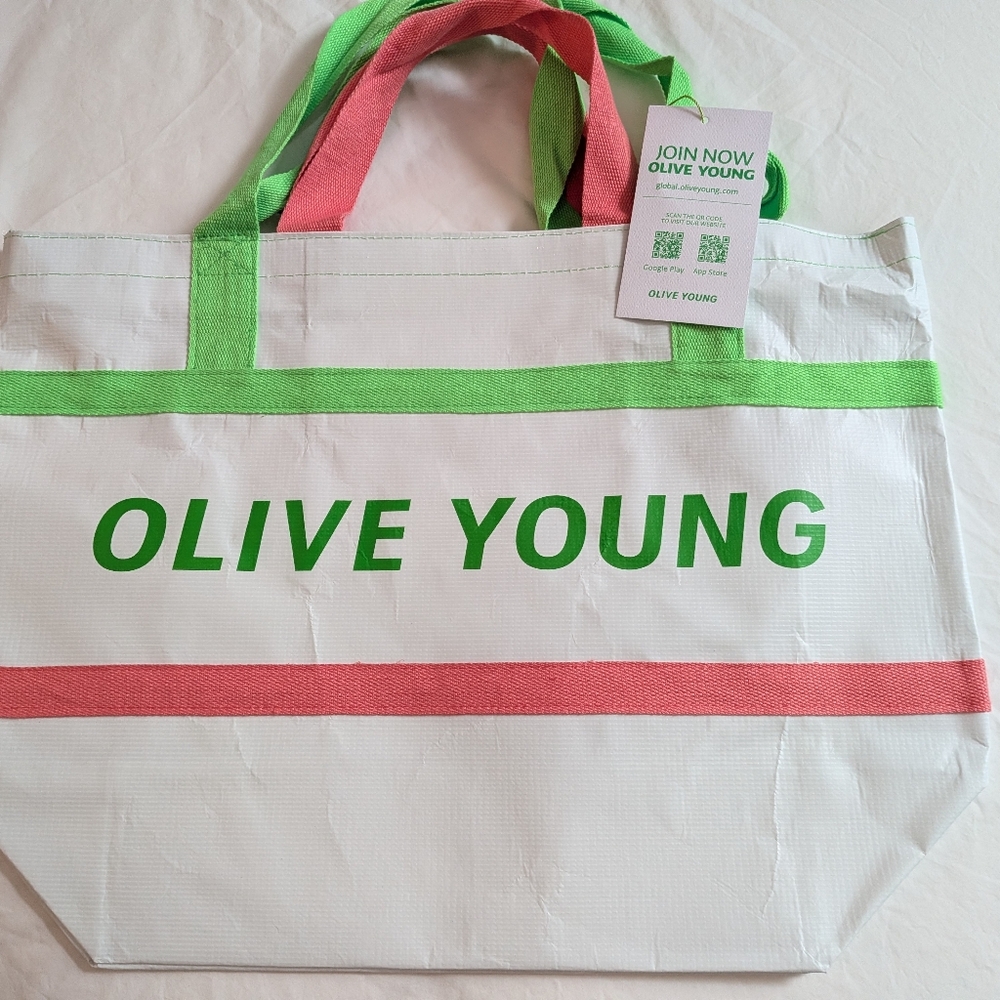 NWT Rare Seoul Olive Young Reusable Tote Bag With Zipper